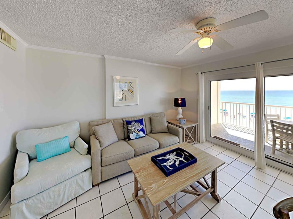Balcony/Terrace, Living room, Seating area, Sea view, furniture