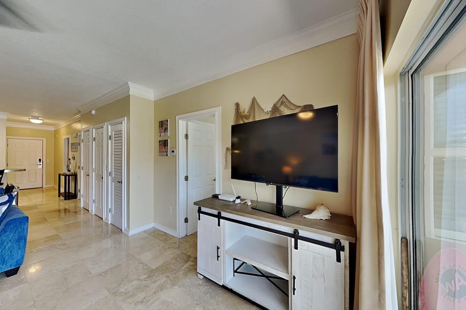TV and multimedia, Living room, Seating area, furniture, wardrobe