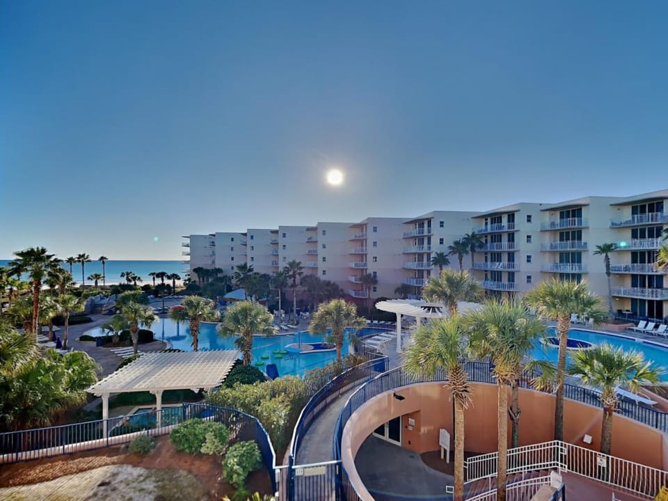 Property building, Bird's eye view, Garden, Beach, Swimming pool