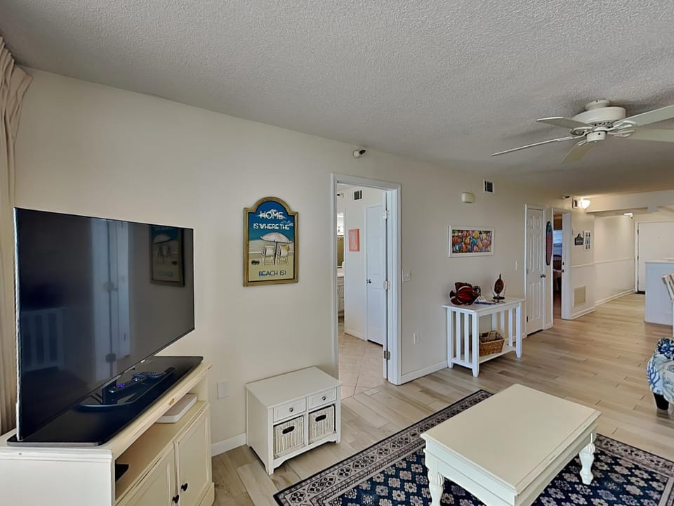TV and multimedia, Living room, Seating area, furniture
