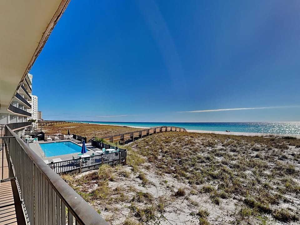 View (from property/room), Balcony/Terrace, Beach, Sea view, Swimming pool