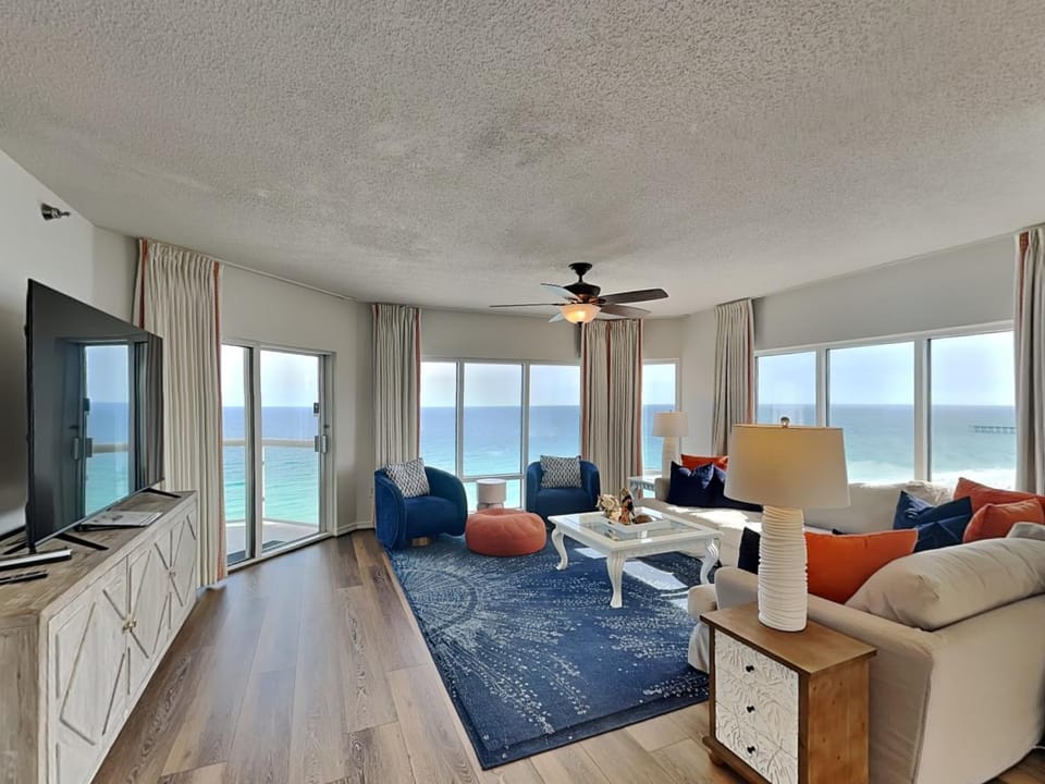 TV and multimedia, View (from property/room), Living room, Seating area, Sea view, furniture