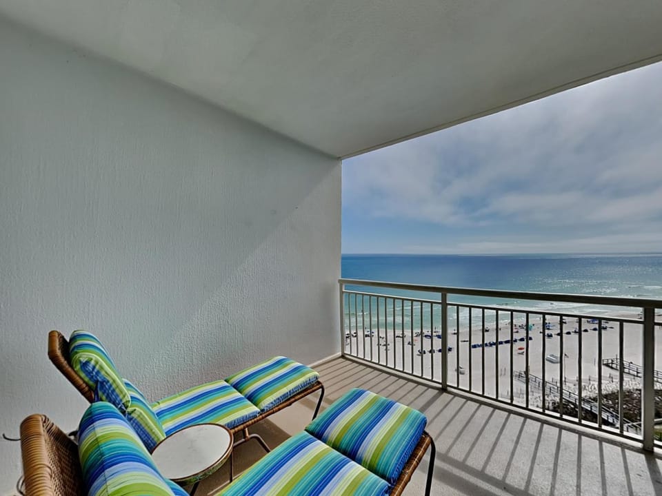 Balcony/Terrace, Seating area, Beach, Sea view