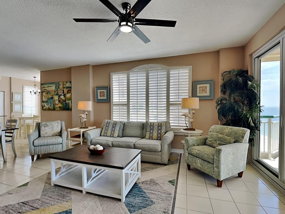 Balcony/Terrace, Living room, Seating area, Sea view, furniture