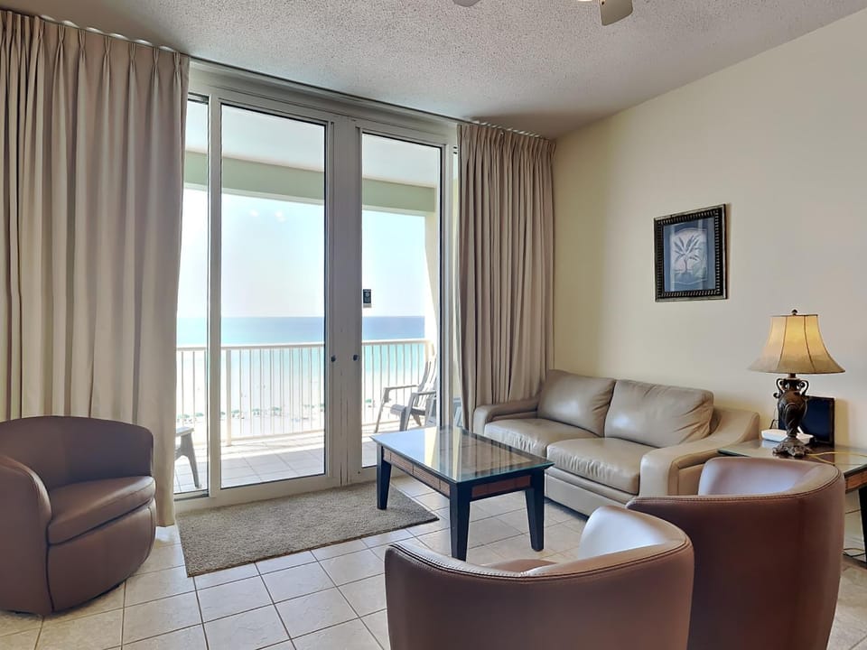 Balcony/Terrace, Living room, Seating area, Sea view, furniture
