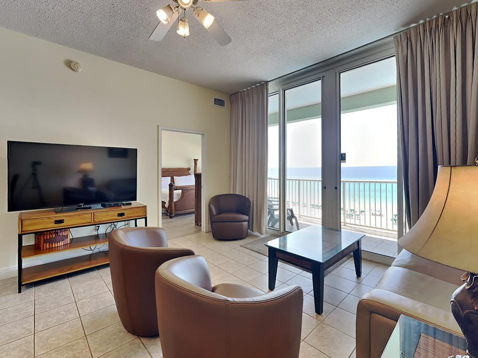 TV and multimedia, Balcony/Terrace, Living room, Seating area, Beach, Bedroom, Sea view, furniture