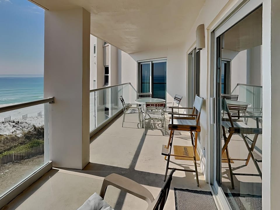 Balcony/Terrace, Seating area, Dining area, Sea view