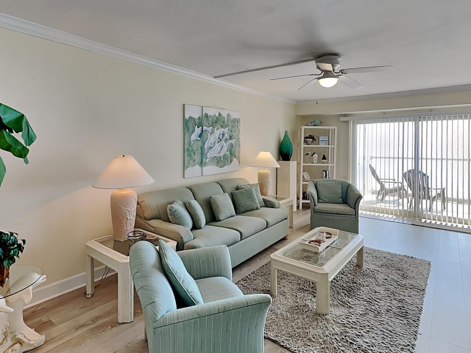 Balcony/Terrace, Living room, Seating area, furniture