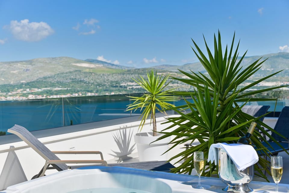 Luxury Villa Sun Stone heated pool & whirlpool Villa in Šibenik-Knin County, Croatia