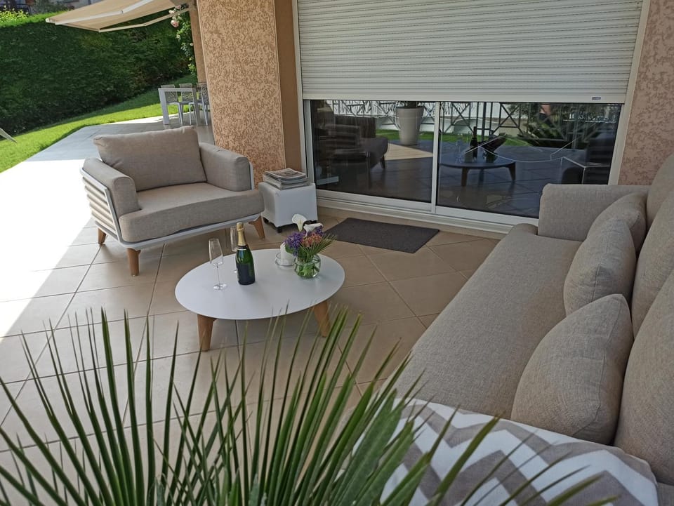 Seating area