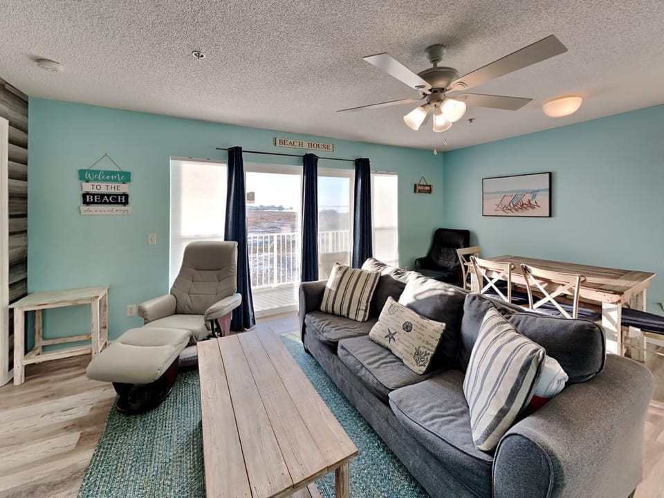Balcony/Terrace, Living room, Seating area, furniture
