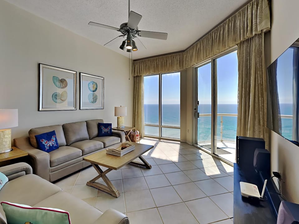 Balcony/Terrace, Living room, Seating area, Sea view, furniture
