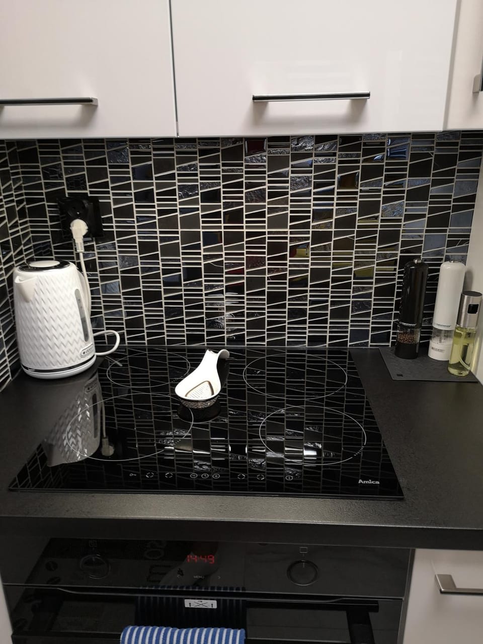 Kitchen or kitchenette, stove