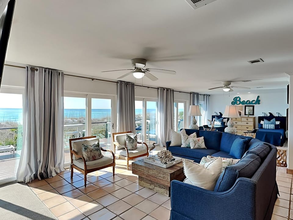 Balcony/Terrace, Living room, Seating area, Sea view, furniture