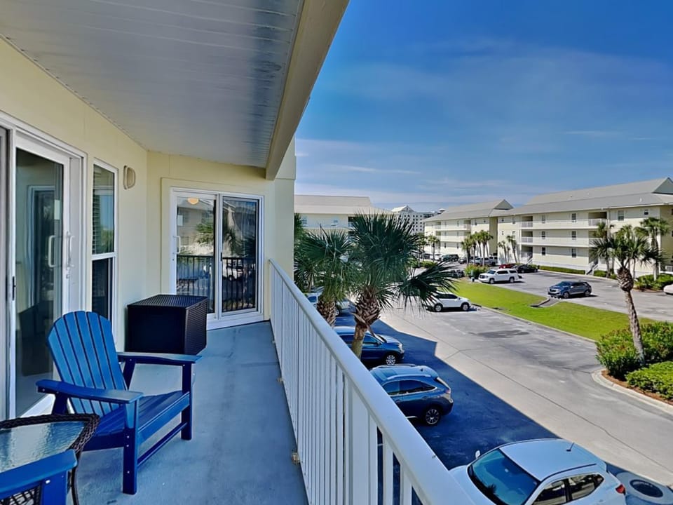 Garden, Balcony/Terrace, Seating area, Parking
