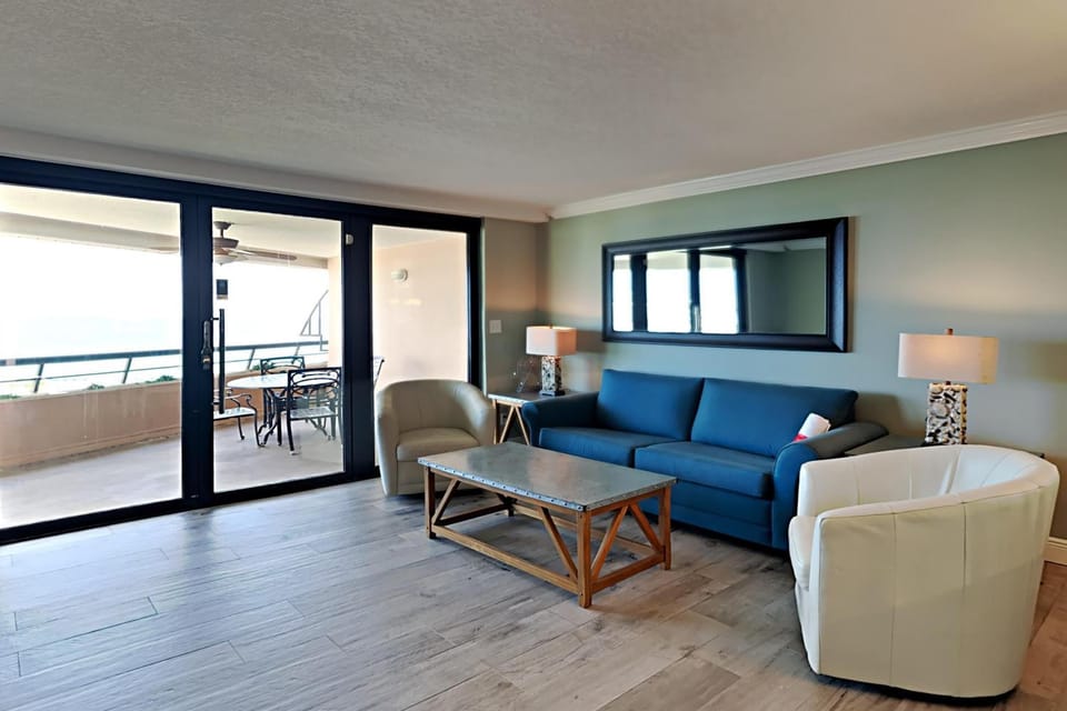 Balcony/Terrace, Living room, Seating area, Sea view, furniture