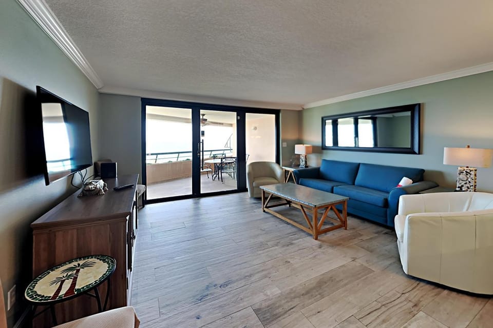 TV and multimedia, Balcony/Terrace, Living room, Seating area, furniture