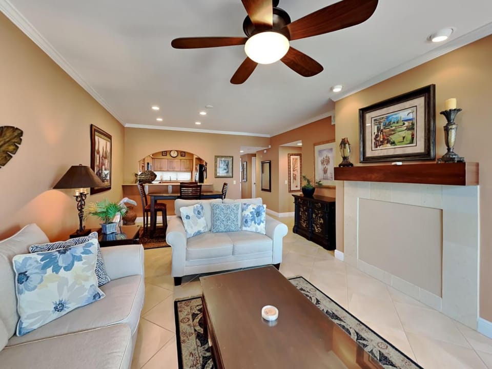 Living room, Seating area, Dining area, fireplace, furniture
