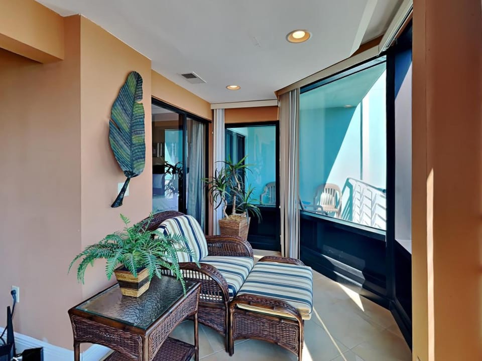 Balcony/Terrace, Seating area, furniture