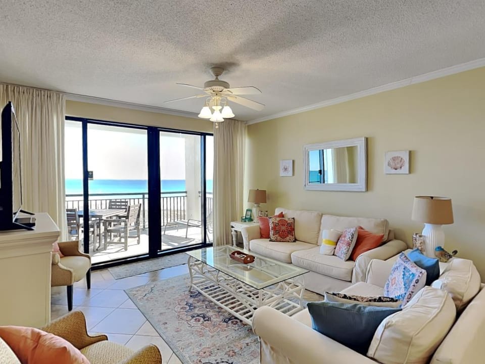 Balcony/Terrace, Living room, Seating area, Sea view, furniture