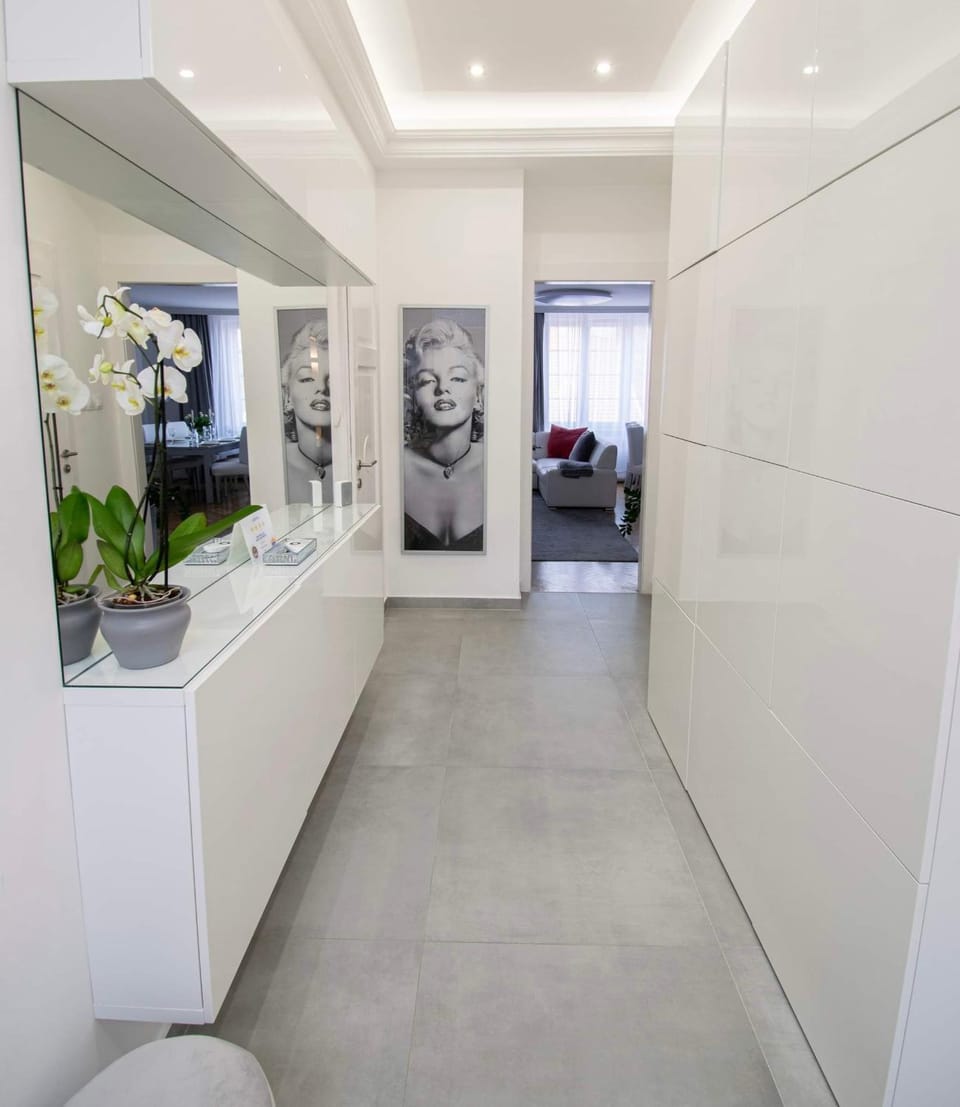 BUDACASTLE PANORAMIC LUXURIOUS FAMILY APT, FREE PARKING included Apartment in Budapest