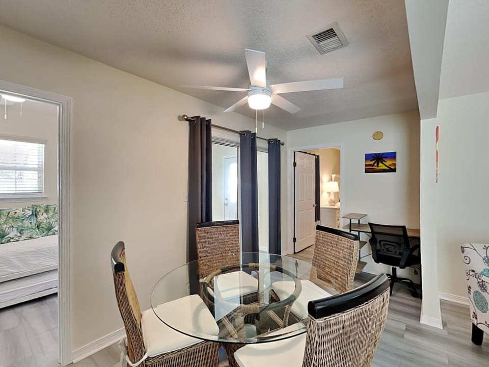 Seating area, Dining area, furniture