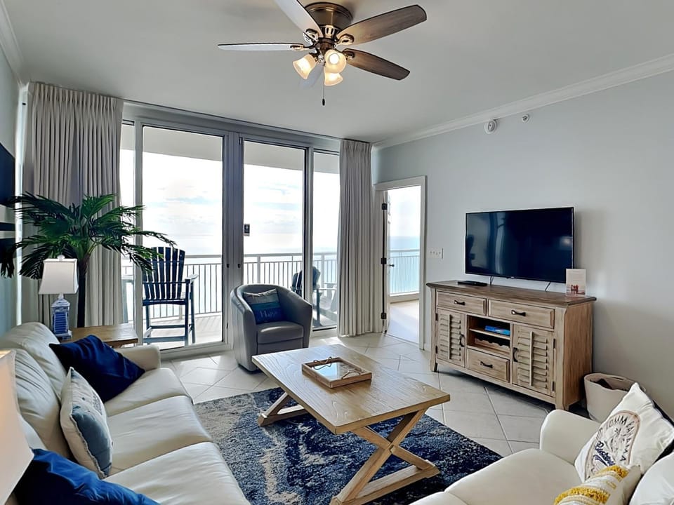 TV and multimedia, Balcony/Terrace, Living room, Seating area, Sea view, furniture