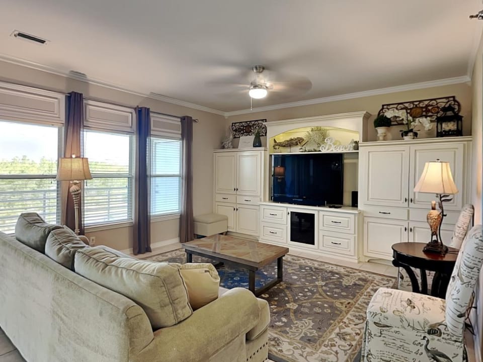 TV and multimedia, Living room, Seating area, furniture