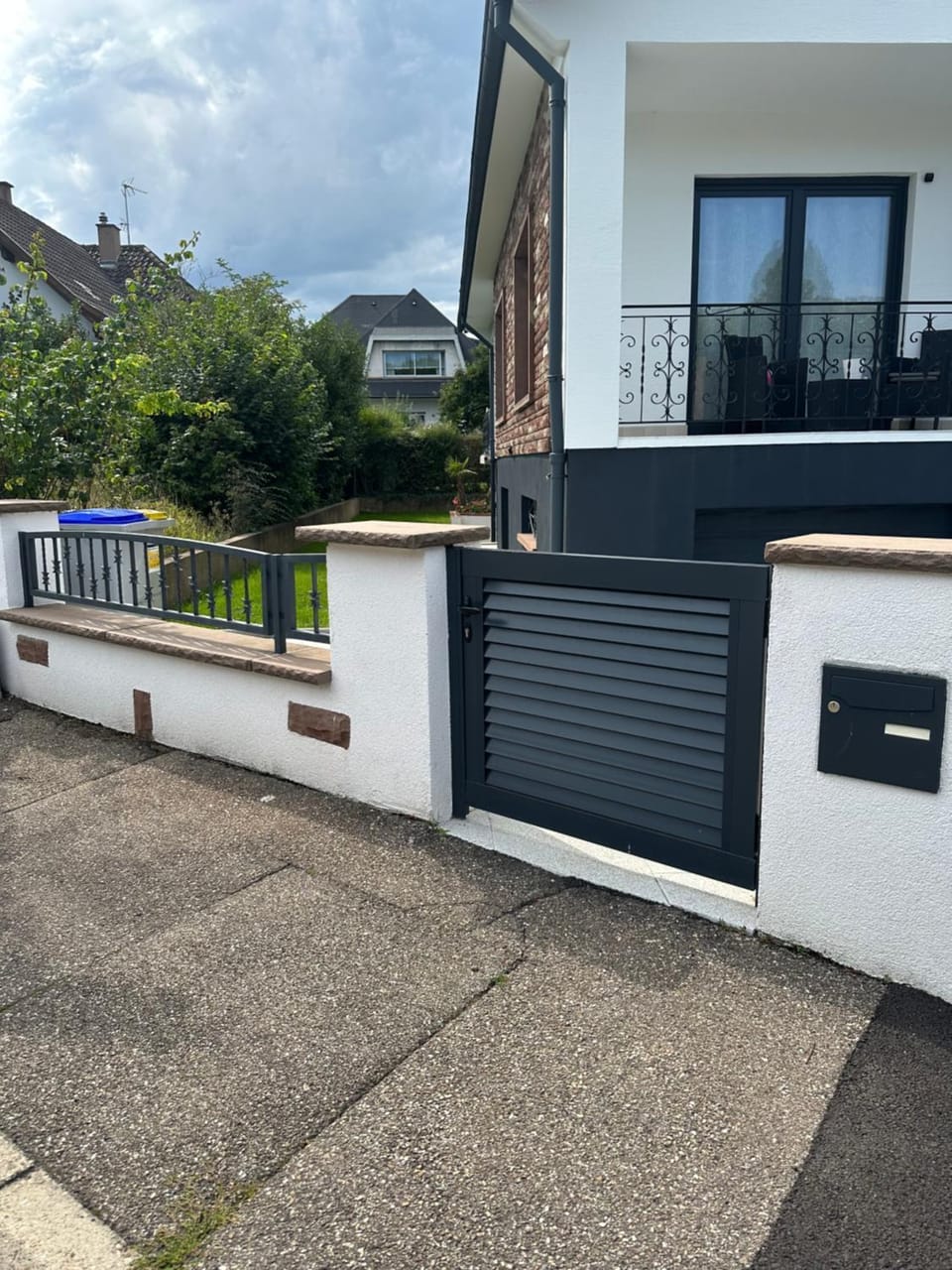 Appartement cosy dans une maison calme et parking gratuit avec borne Apartment in Illkirch-Graffenstaden