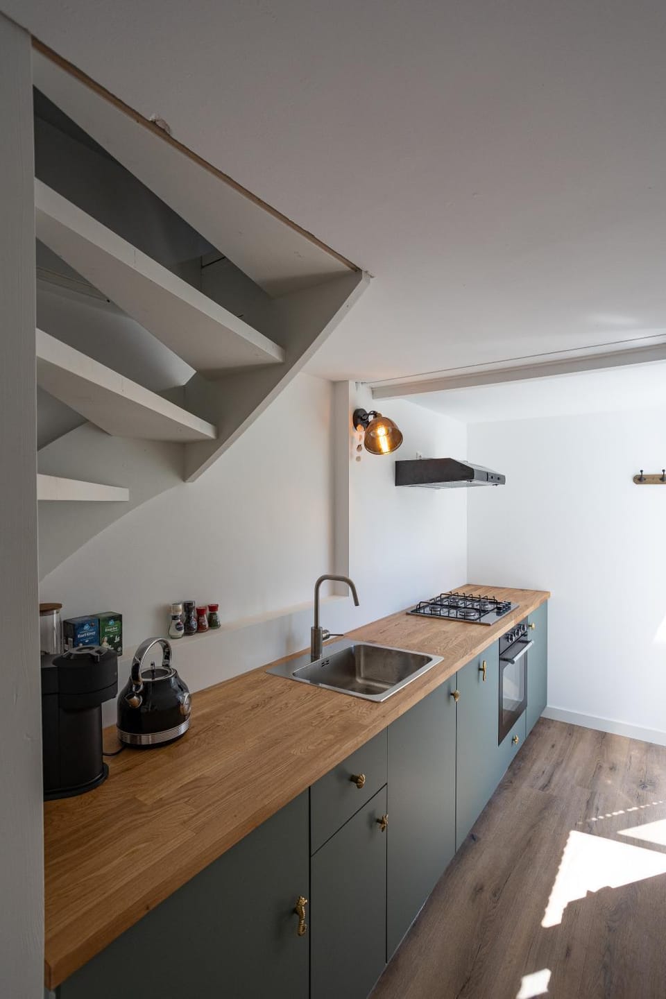 dishwasher, pet friendly, stove, kitchen