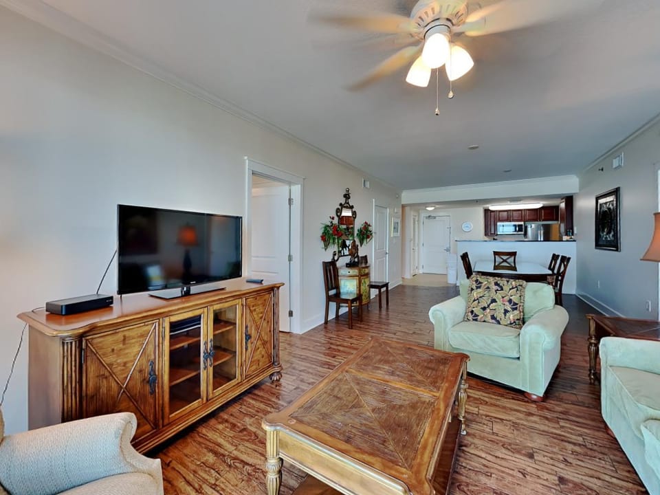 TV and multimedia, Living room, Seating area, Dining area, furniture