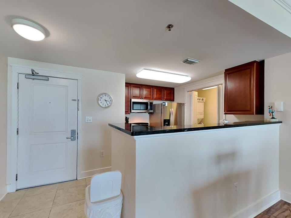 Kitchen or kitchenette, microwave, oven, kitchen