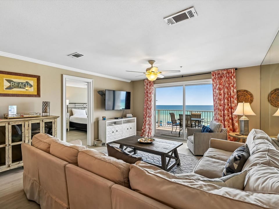 TV and multimedia, Balcony/Terrace, Living room, Seating area, Bedroom, Sea view, furniture, heating, air conditioner