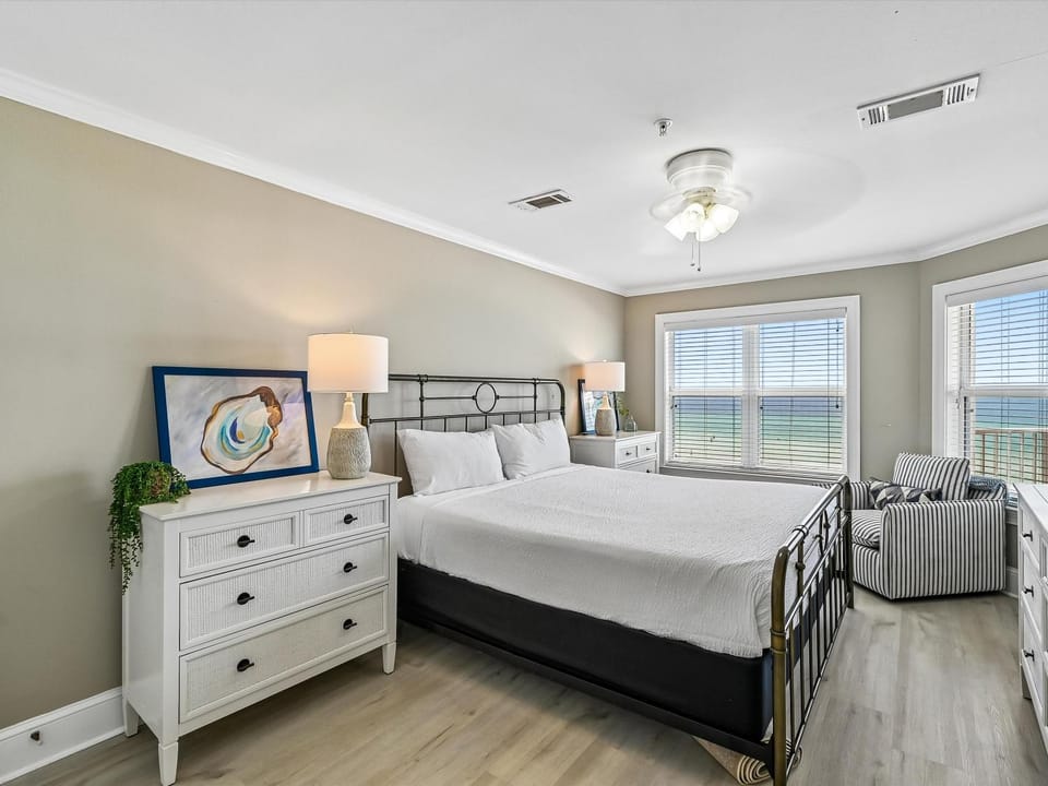 Bed, View (from property/room), Seating area, Bedroom, furniture