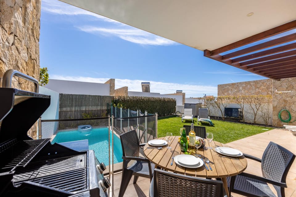 Villa Sagres Surf House in Sagres