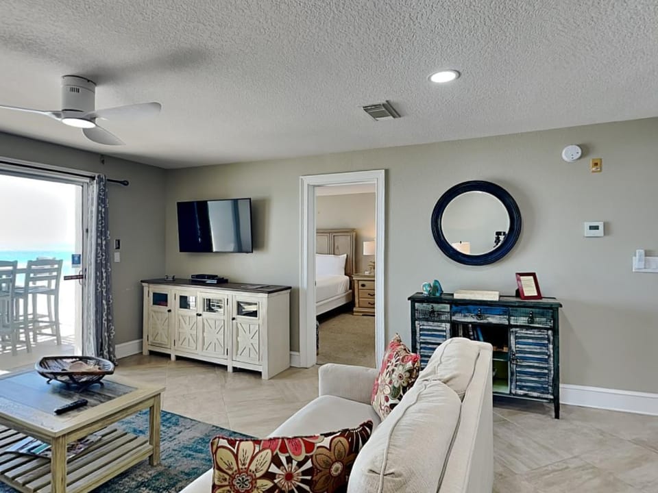 TV and multimedia, Living room, Seating area, Bedroom, Sea view, furniture, heating, air conditioner