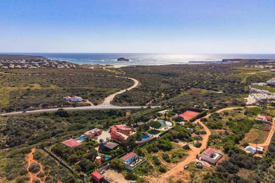Unique Villa -1 km to Beach, private Natural pool, Tennis Court & Jumping Mat Villa in Sagres