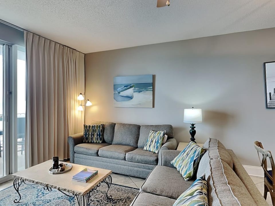Living room, Seating area, furniture