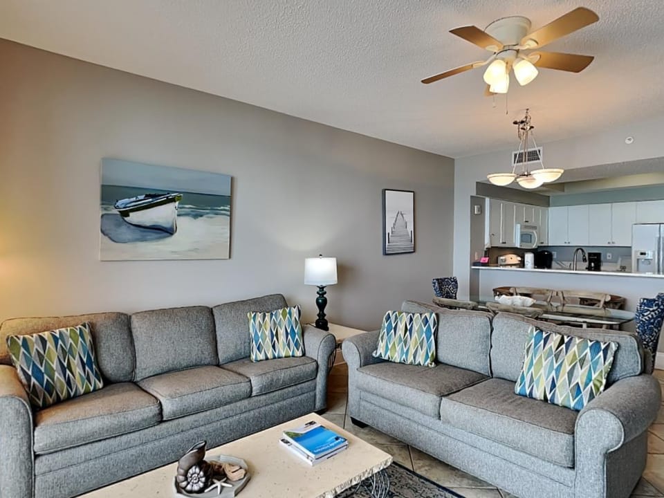 Kitchen or kitchenette, Living room, Seating area, Dining area, furniture