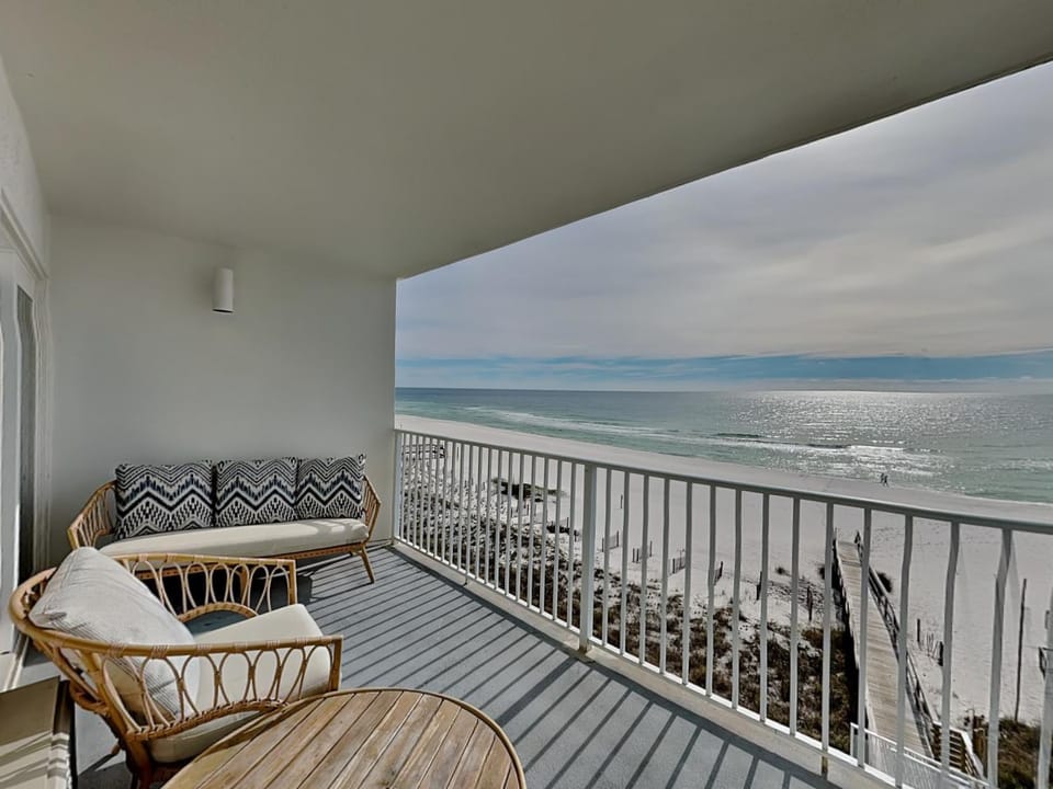 Balcony/Terrace, Seating area, Beach, Sea view