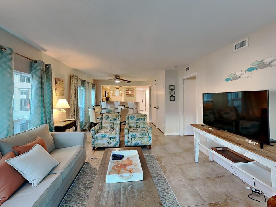 TV and multimedia, Living room, Seating area, Dining area, furniture