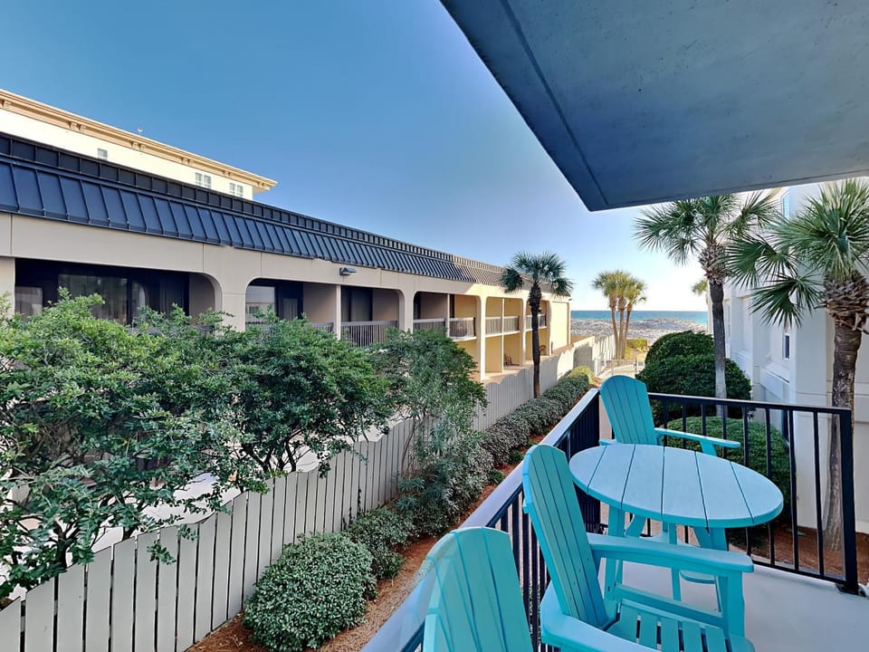 Garden, Balcony/Terrace, Seating area, Sea view
