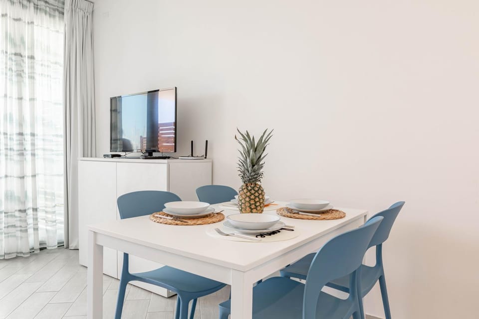 TV and multimedia, Dining area