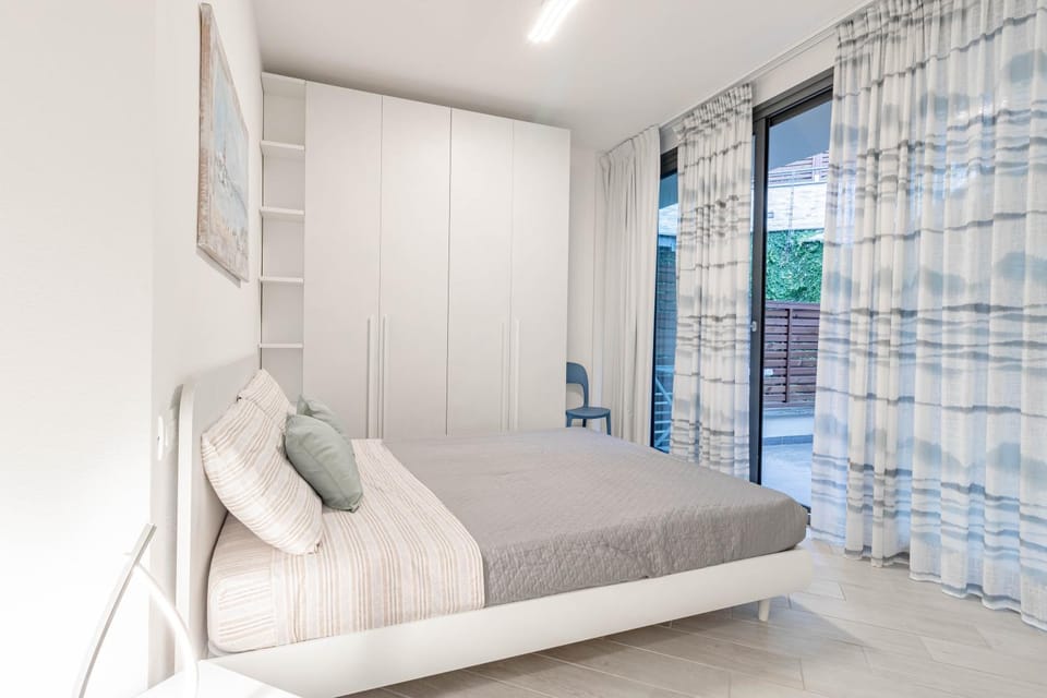 Bed, Photo of the whole room, Bedroom, wardrobe