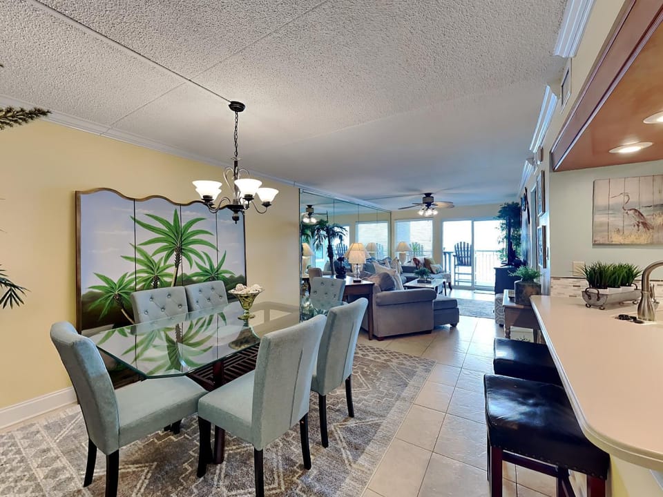 Kitchen or kitchenette, Living room, Seating area, Dining area, City view, Sea view, furniture