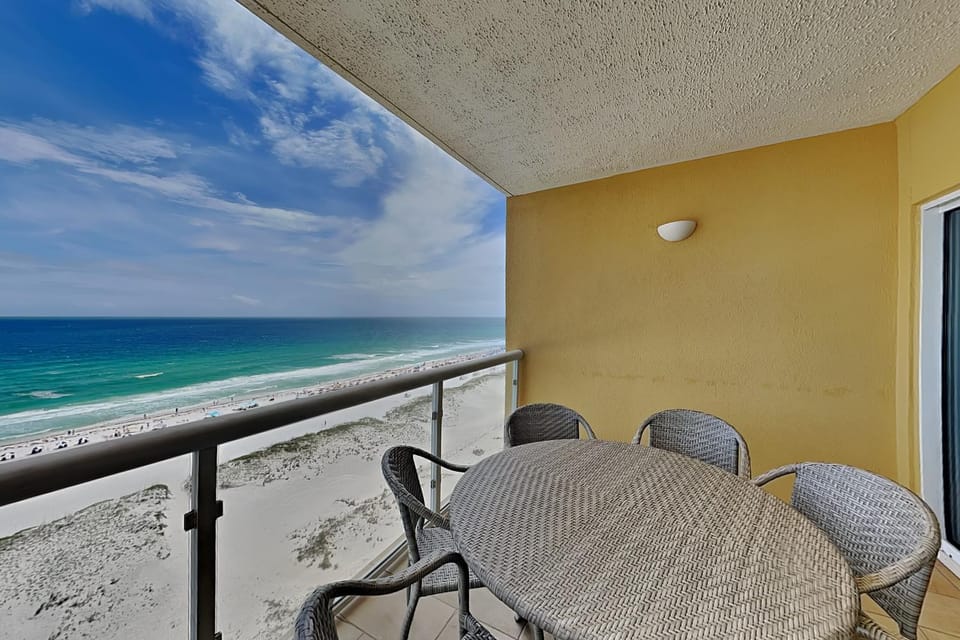 Balcony/Terrace, Seating area, Beach, Sea view