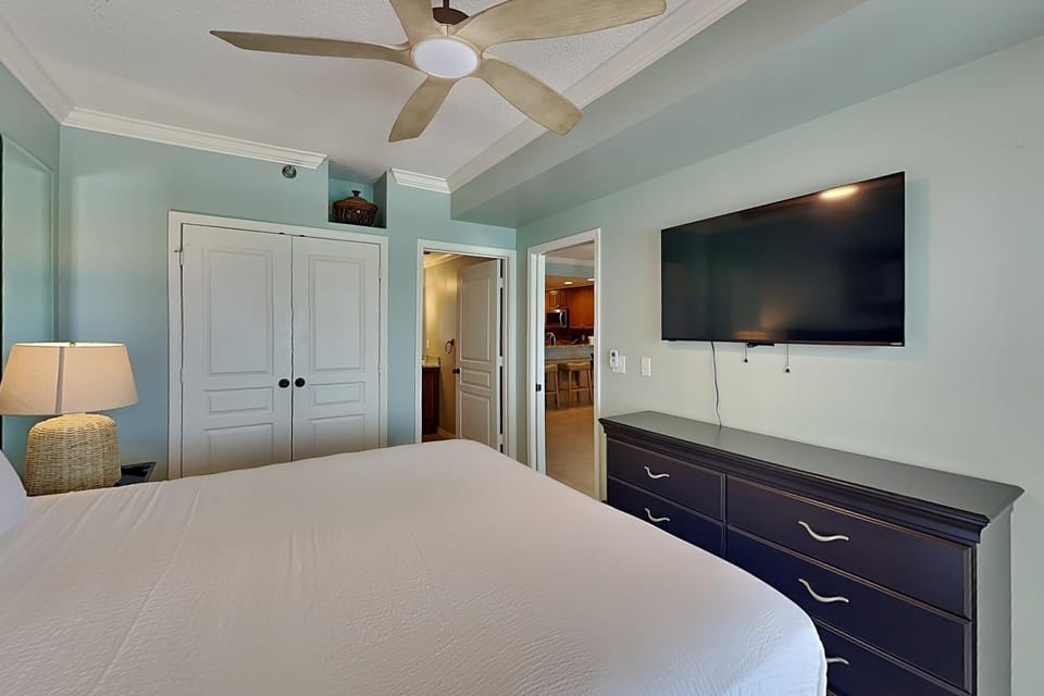Emerald Isle #1007 Apartment in Pensacola Beach