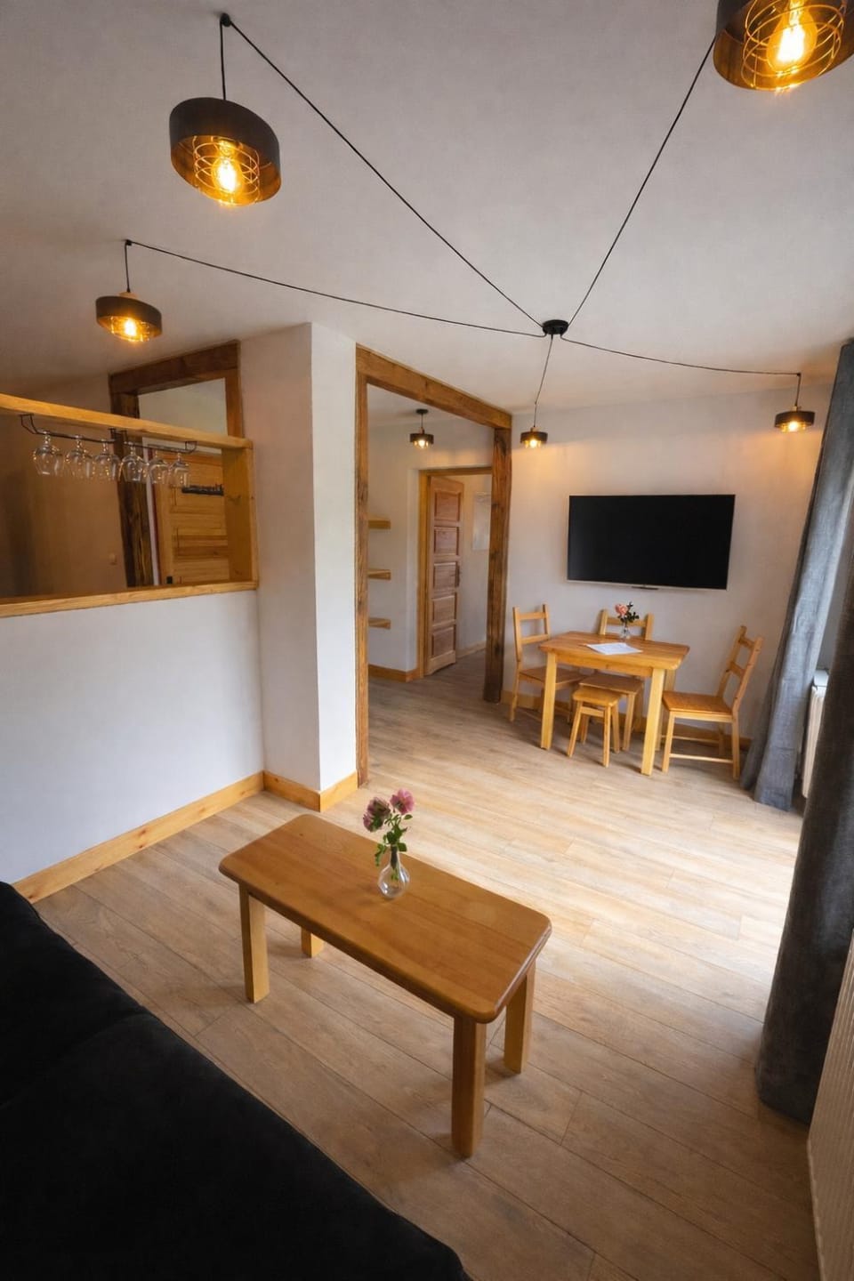 Communal lounge/ TV room, Bed, TV and multimedia, Living room, Photo of the whole room, Seating area, Evening entertainment