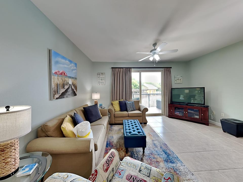 TV and multimedia, Balcony/Terrace, Living room, Seating area, furniture