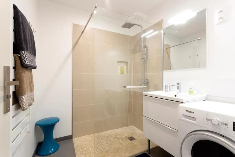Shower, Bathroom, towels, washing machine, dryer